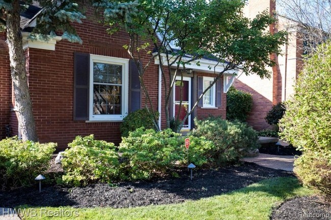 Building Photo - 1899 Hunt Club Dr