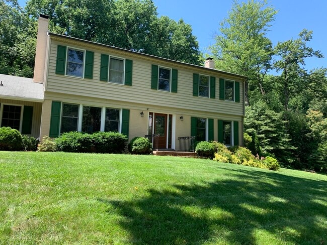 Building Photo - 7413 Skyline Dr