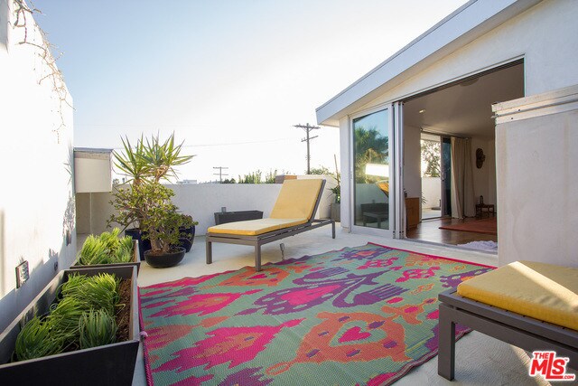 Building Photo - 1046 6th Ave