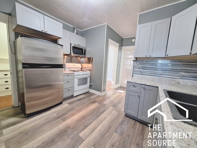 Building Photo - 4135 W Henderson St