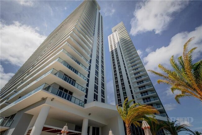 Building Photo - 16385 Biscayne Blvd