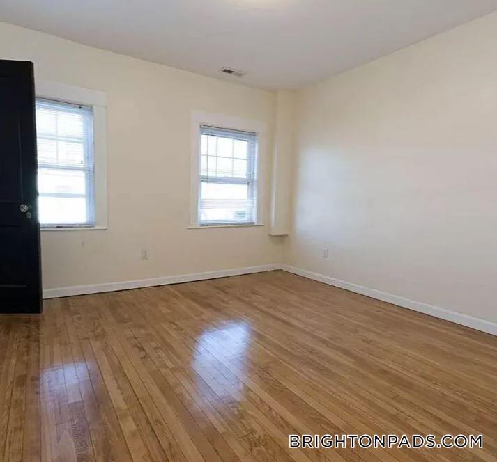 Building Photo - 34 Bentley St