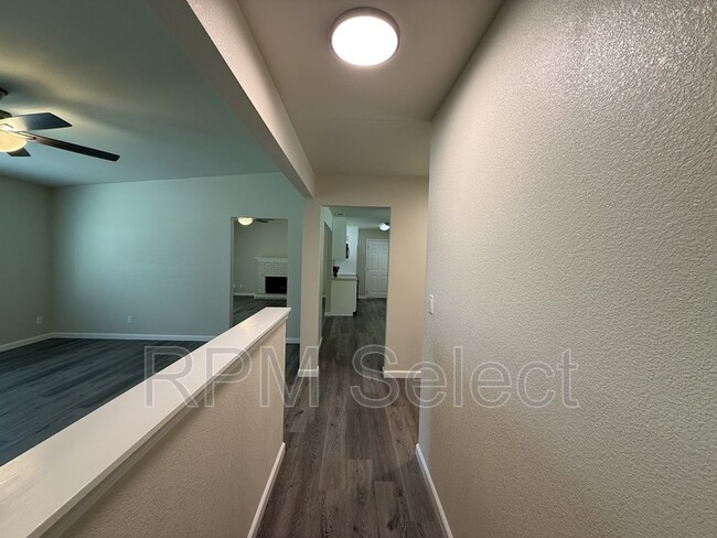 Building Photo - 1238 Woodfield Ave