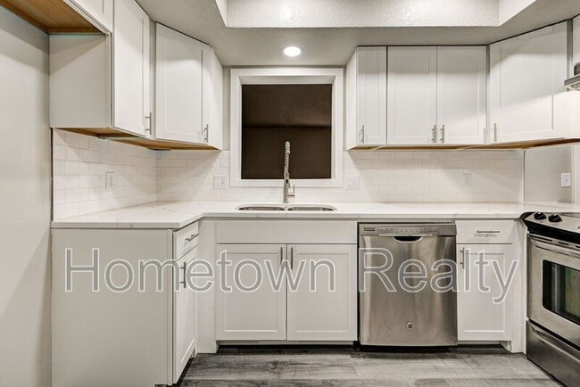 Building Photo - 6460 W Hefner Rd