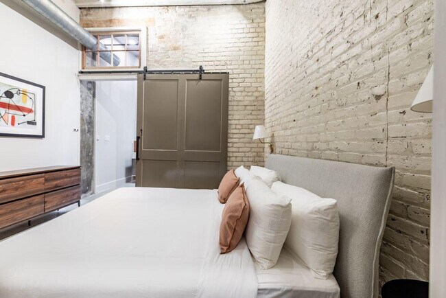 Building Photo - 315 Girod St