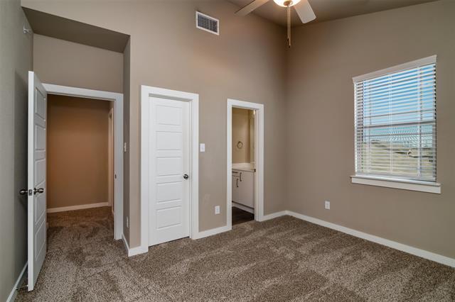 Building Photo - 703 Harvest Moon Dr