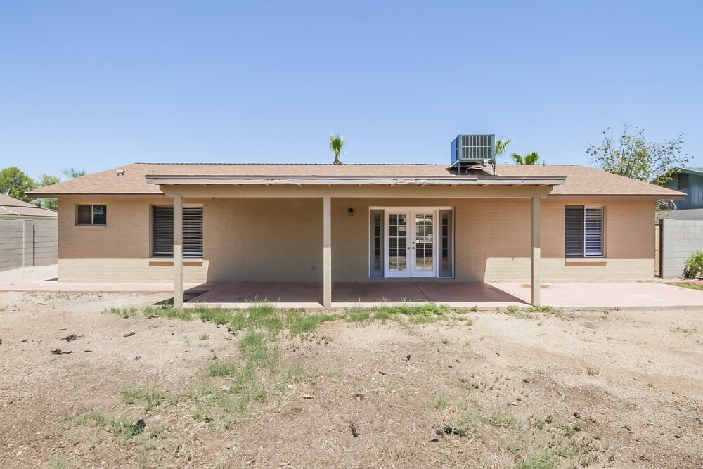 Building Photo - 919 W Mission Dr