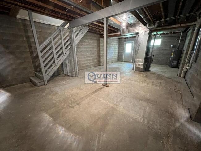 Building Photo - 179 E Village Rd