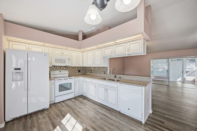 Building Photo - 3/2 Bedroom near Downtown Lakeland