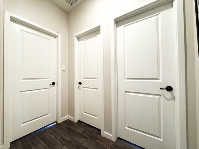 Building Photo - "Spacious 4-Bedroom, 2.5-Bathroom Home in Mesa del Sol!"