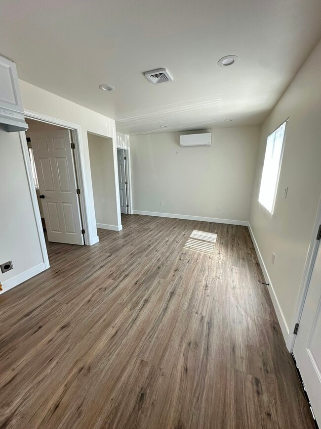 Building Photo - 13187 Splendora Ave