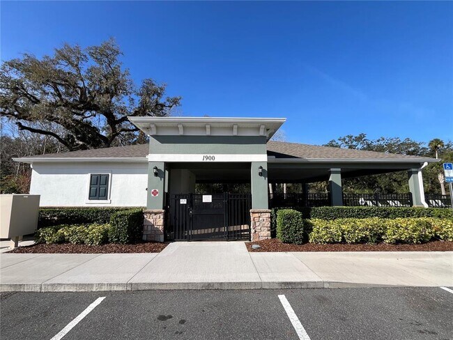 Building Photo - 2219 Lake Preserve Cir
