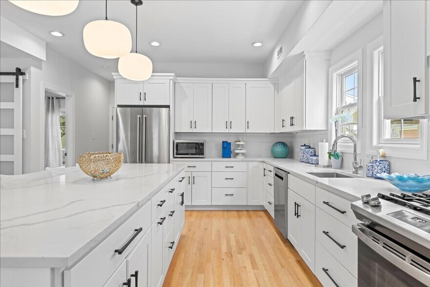 Building Photo - 212 Central Ave