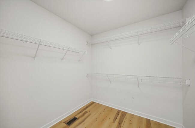 Building Photo - 3251 Thunderbird Ct E