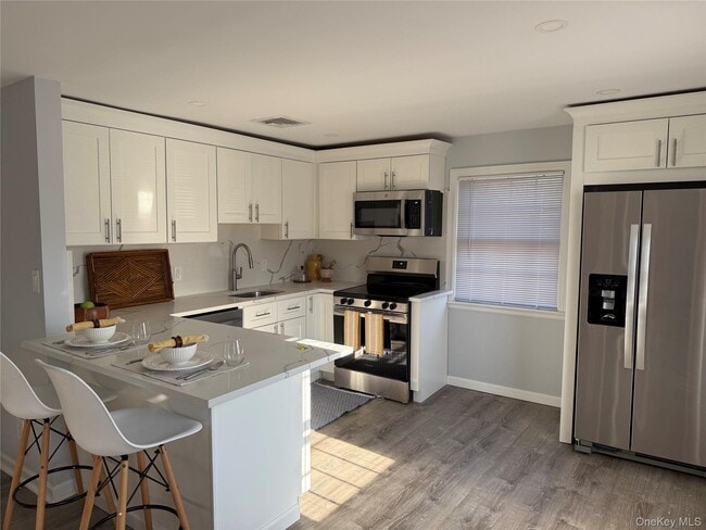 Building Photo - 1 E Main St