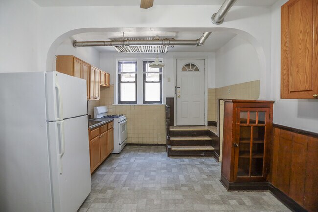 Building Photo - 4728 W Addison St