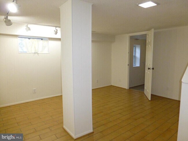 Building Photo - 4807 S 28th St