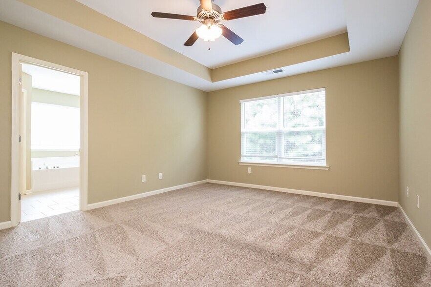 Building Photo - 248 Crescent Woode Dr