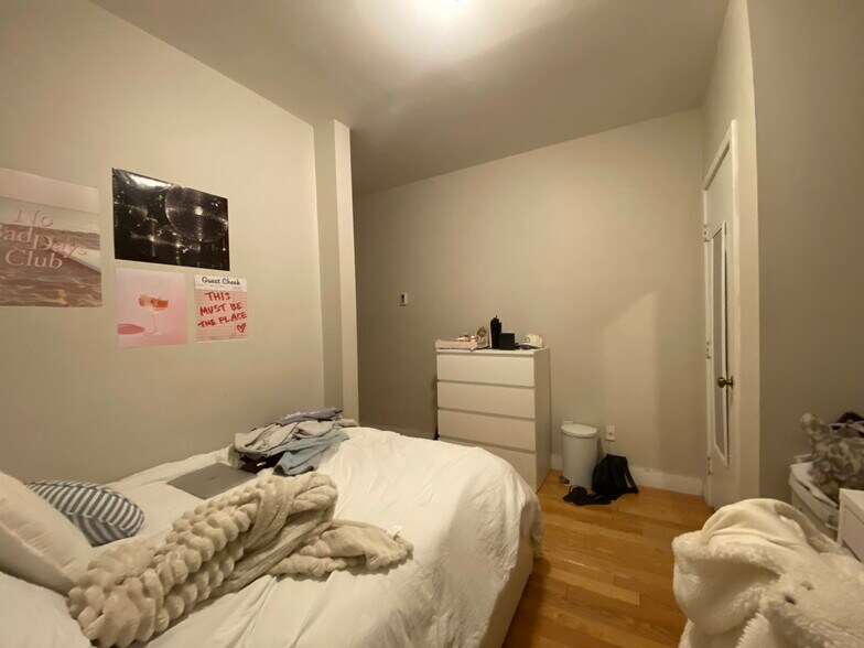 Building Photo - 42 Fenway