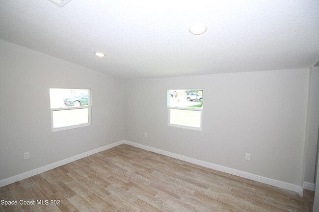 Building Photo - 2909 Zephyr Ln