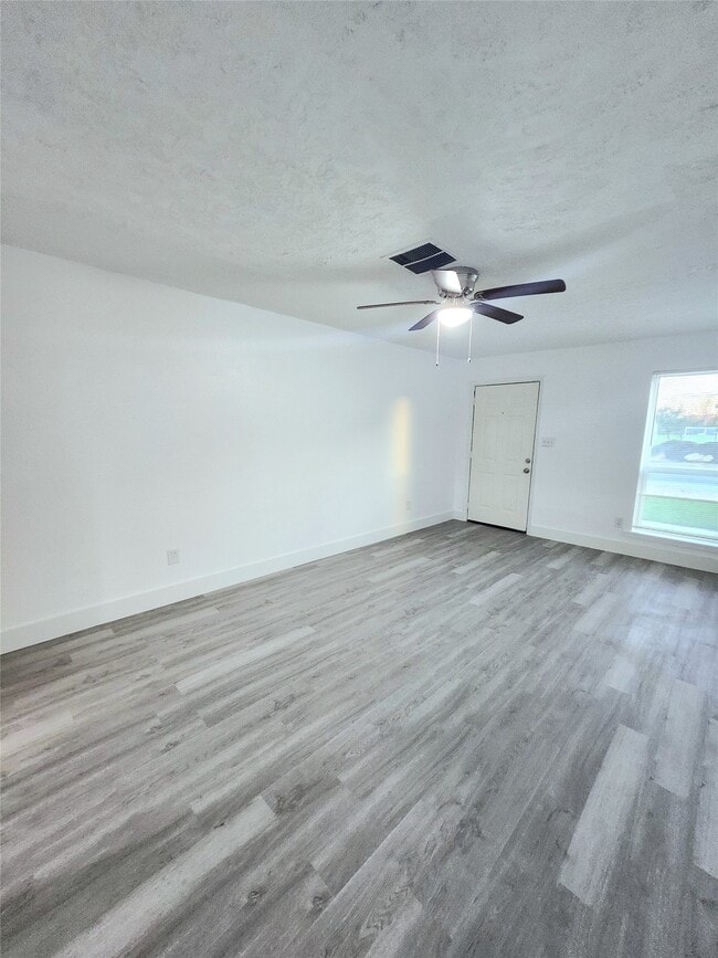 Building Photo - 6824 W Fuqua St