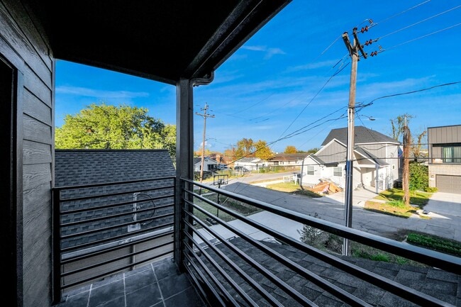 Building Photo - 8306 Comal St