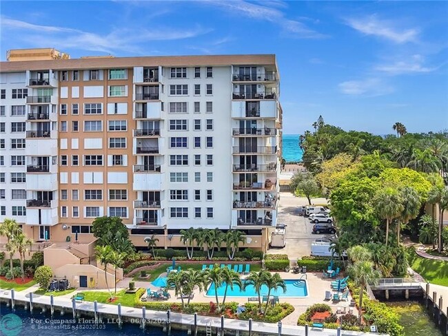 Building Photo - 1150 Hillsboro Mile-
