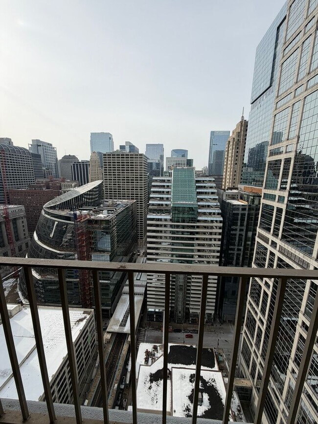 Building Photo - 200 N Dearborn St