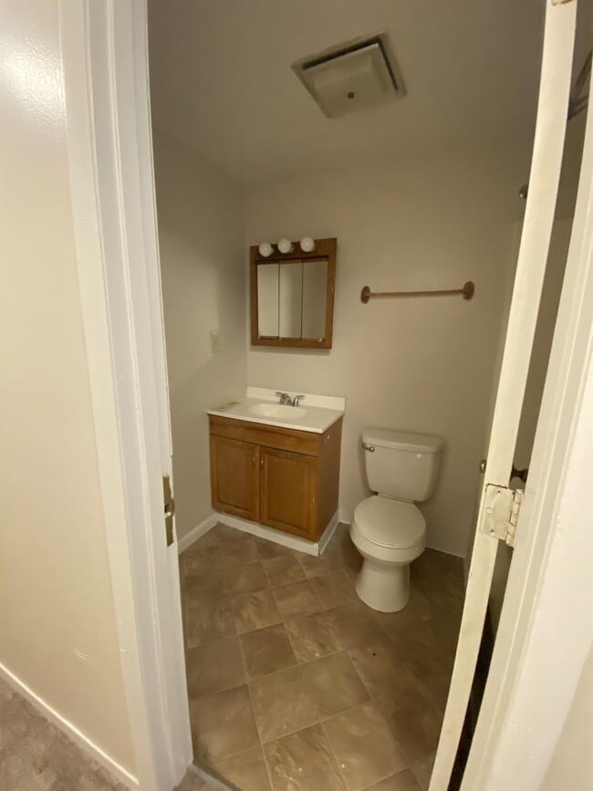 Primary Photo - 2664 Pontiac St