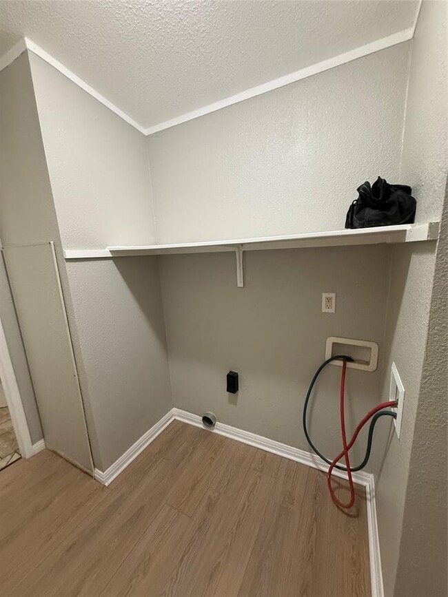 Building Photo - 7200 Fm 487