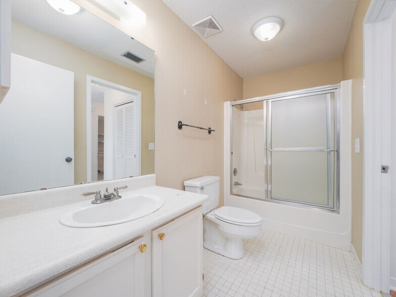 Building Photo - 731 Deer Run Villas