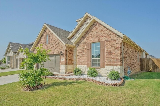 Primary Photo - 1910 Graham Wy