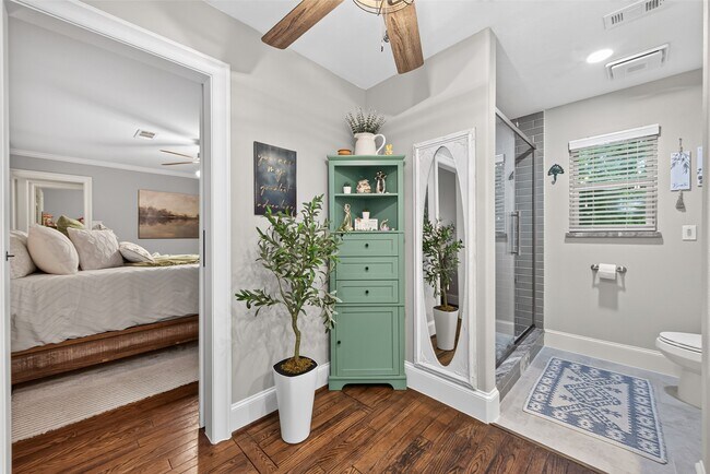 Building Photo - 746 Stone Mountain Dr