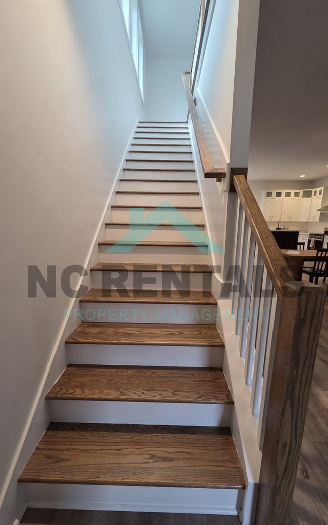 Building Photo - 1501 E Jones St