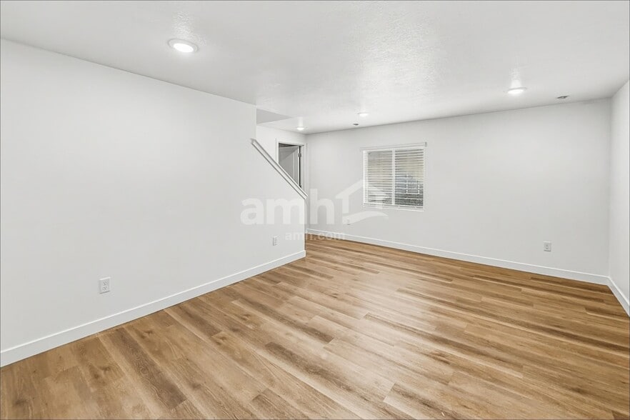 Building Photo - 1276 S Brixton Avenue