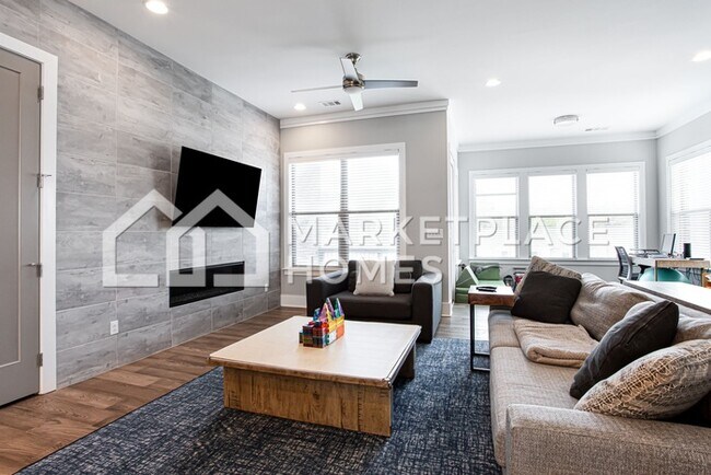 Building Photo - 3594 Parkhaven Pl