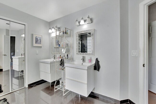 Building Photo - 21783 Philmont Ct