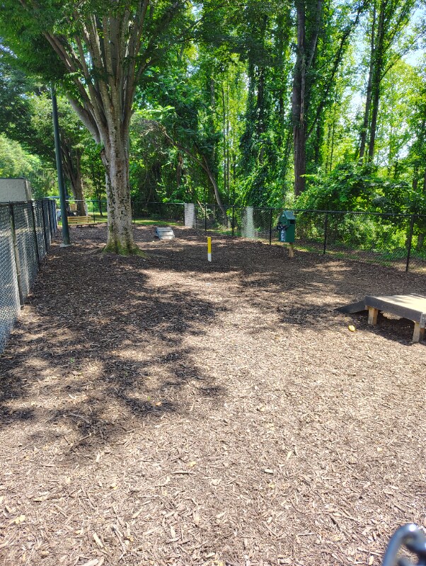 Building Photo - 600 Reusens Rd