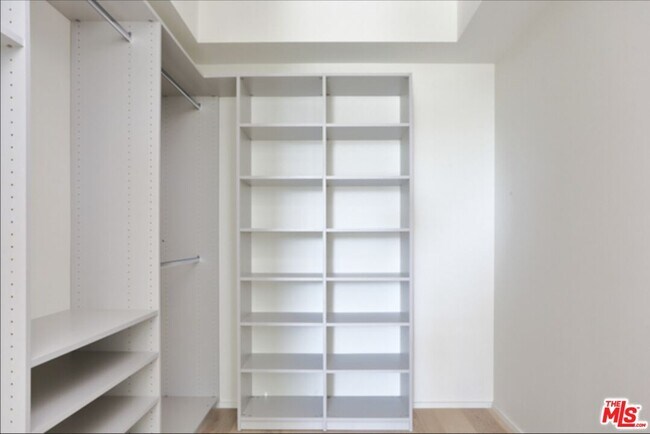 Building Photo - 1033 1/2 Grant St