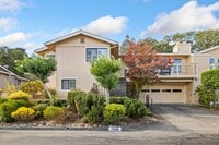 Building Photo - Breathtaking views of Hood Mountain and Su...