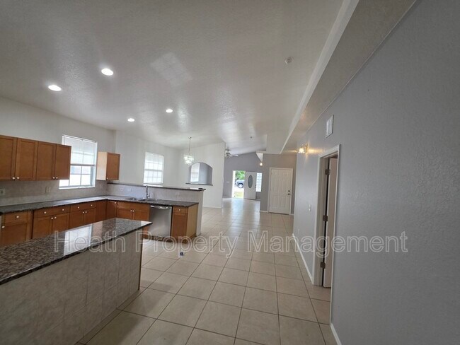 Building Photo - 5157 Rena St