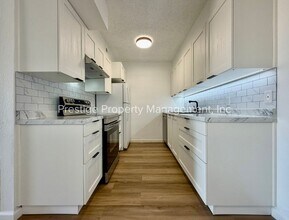 Building Photo - FULLY Remodeled and Cute NorthWest Condo With Everything You Need!!!