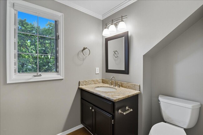 Building Photo - 4bd/2.5ba Woodinville House