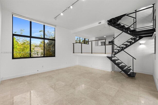 Building Photo - 225 E Enid Dr
