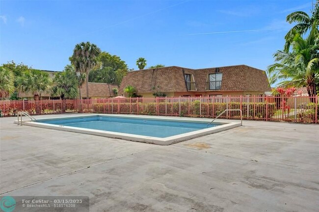 Building Photo - 2614 W 65th St