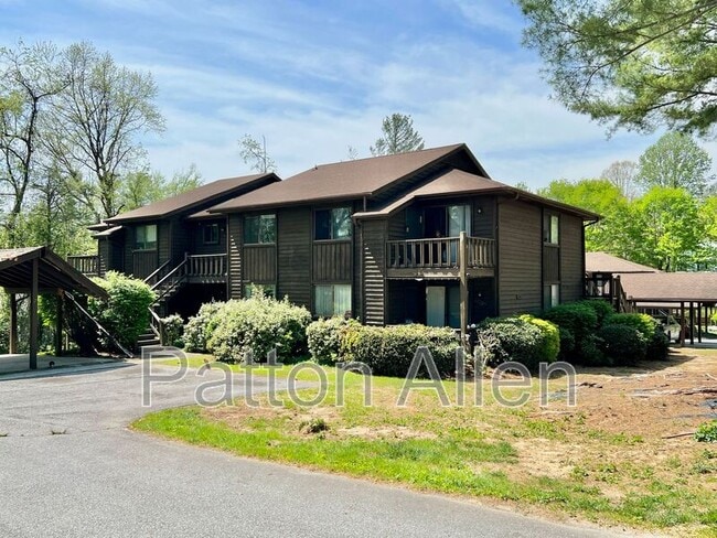 Building Photo - 530 Courtwood Ln