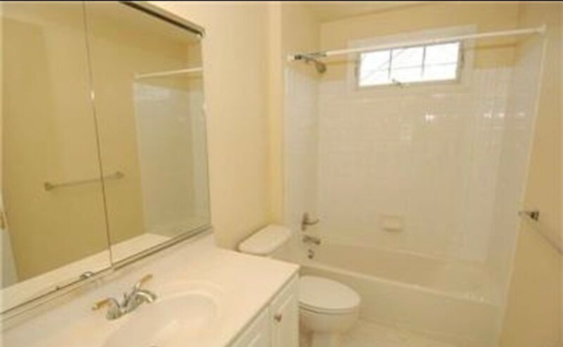 Building Photo - 43339 La Belle Pl