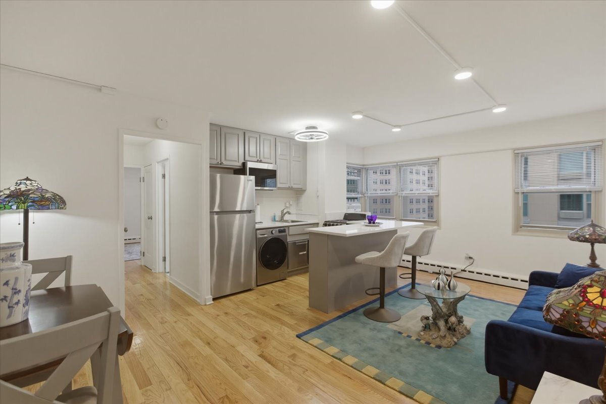 Building Photo - 5630 N Sheridan Rd