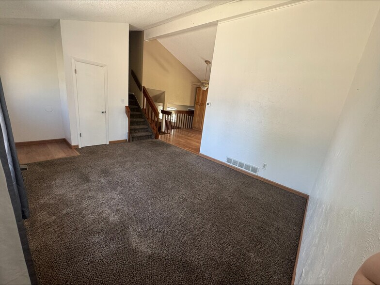 main level family room - 5879 S Oak St
