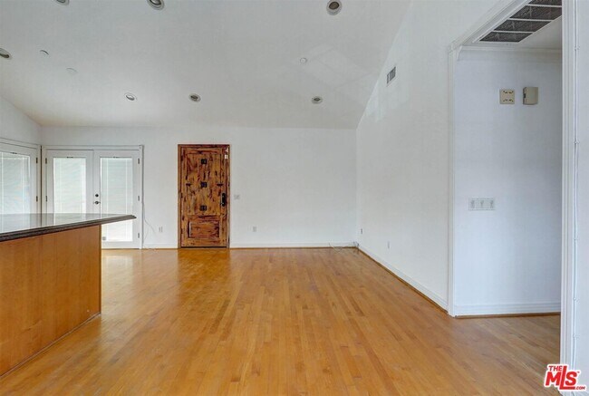 Building Photo - 456-452 Smithwood Dr